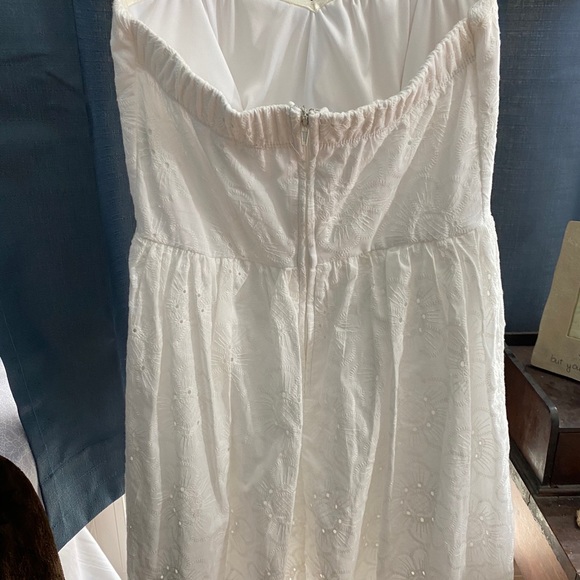 Sweet White Lace Strapless Dress - Picture 4 of 10